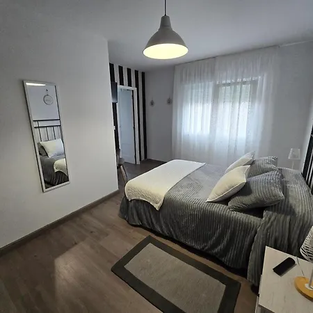 Spacious With Sea View In O Grove, 110 M² Apartment O Grove