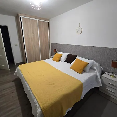 Spacious With Sea View In O Grove, 110 M² * 格罗韦