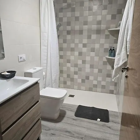 Spacious With Sea View In O Grove, 110 M² * O Grove