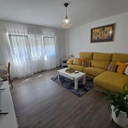 Spacious With Sea View In O Grove, 110 M² *